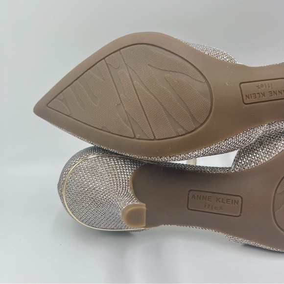 Anne Klein Womens Fabulist Textured Platinum Point Toe Heels Pumps Shoes 8 NEW - Picture 8 of 11